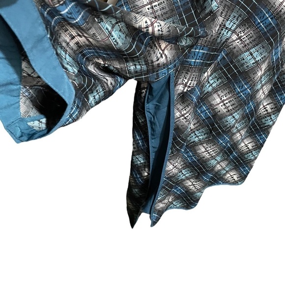 Pennington’s Teal, Black and White - V Neck - Dome Closure - Size 4X - Picture 5 of 9